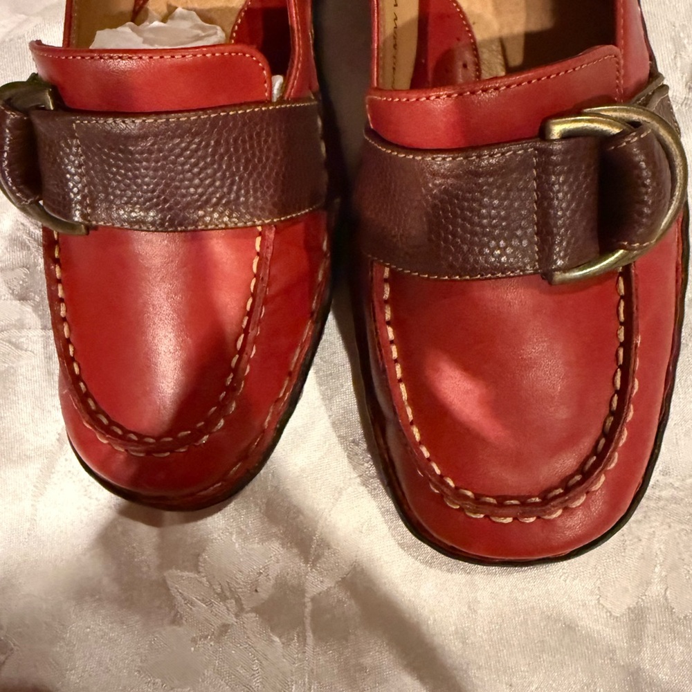 Born women’s Red Leather Loafers - Picture 2 of 9